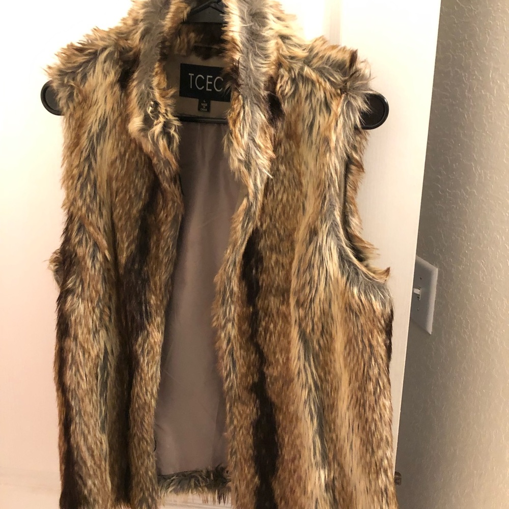 Fur vest